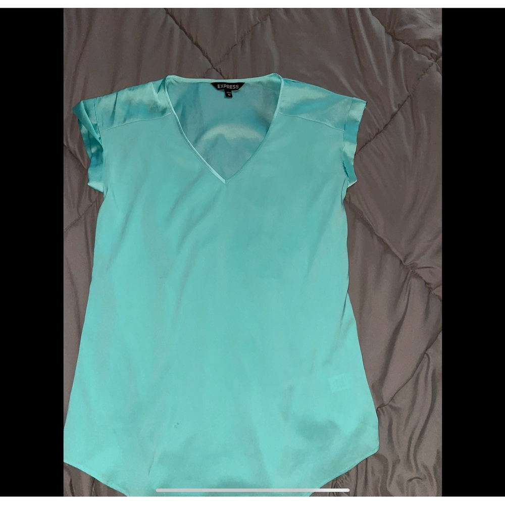 Express silky v-neck gramercy tee.